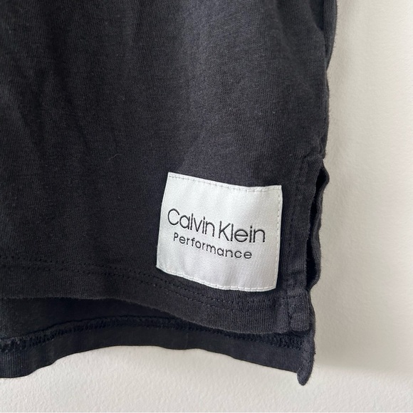 Boxy Cropped T-shirt by CALVIN KLEIN PERFORMANCE - Picture 2 of 6